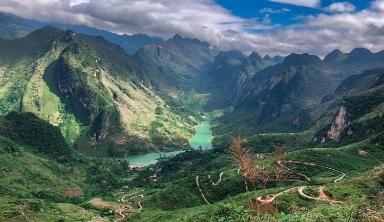 Exploring Vietnam’s King of Passes