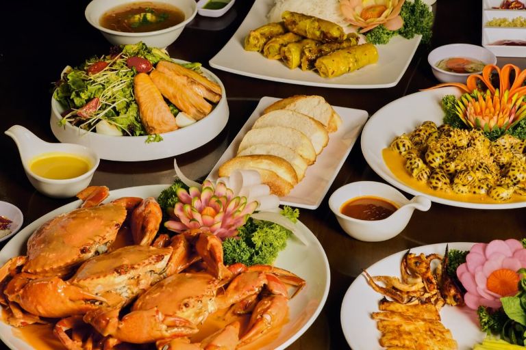 Halong cuisine reflects the perfect harmony between fresh seafood and traditional coastal cooking techniques.