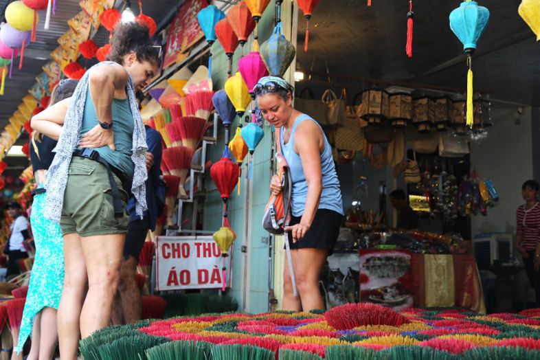 Shopping in Hue