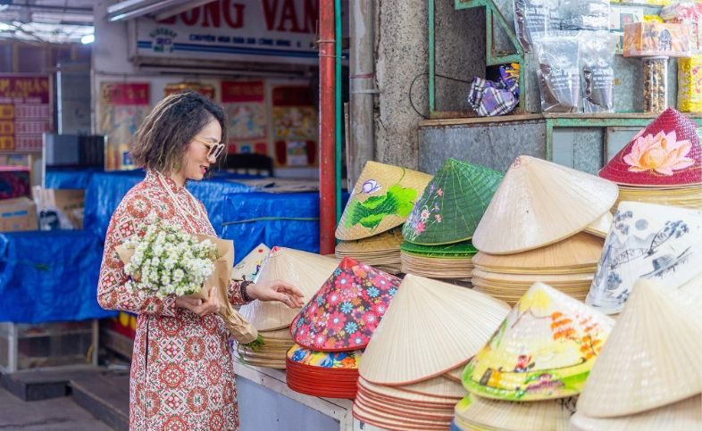 Shopping in Hue